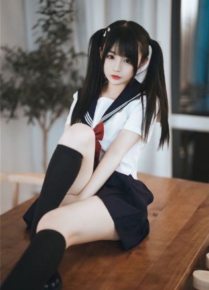 《年轻女教师2》在线观看
